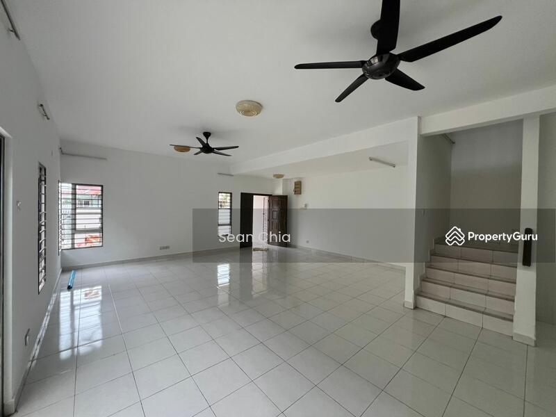For Sale - Newly Refurbished 2sty Semi D 32x75 Freehold Aman Perdana Klang